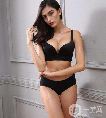 妙桃假體隆胸價格大概是多少？