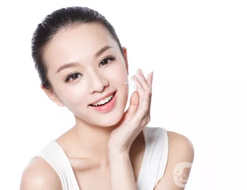 眼窩凹陷填充手術(shù)方式有哪些呢？