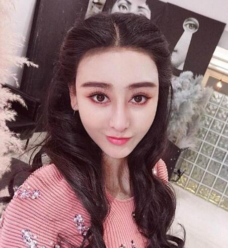 又一個整容失敗的女明星，鼻子都整歪了，不甘心揚言還要植發(fā)！