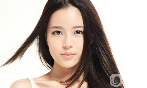 假體隆鼻整型術(shù)怎么樣 什么人不適合做假體隆鼻？
