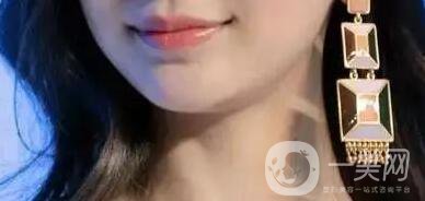 標(biāo)準(zhǔn)的仰月唇女明星有哪些？其中還有AB的整容模板！