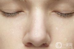 手術(shù)去眼袋的兩種方法？那種好？