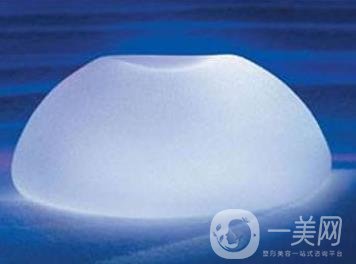 妙桃隆胸費(fèi)用的價(jià)位大概是多少？