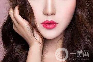 隆鼻手術(shù)的風(fēng)險(xiǎn)大嗎？有哪些？