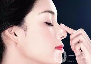 隆鼻手術(shù)的風(fēng)險(xiǎn)大嗎？有哪些？