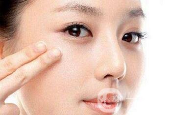 去除魚尾紋的方法有哪些？哪種方法比較好？