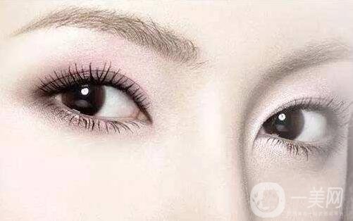三點(diǎn)雙眼皮術(shù)后多久可以化妝?