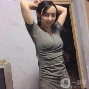 我這段時間剛去做完一個腰腹吸脂的手術，我還在家里靜養(yǎng)