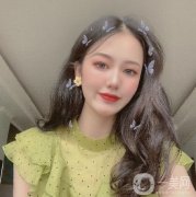 閨蜜看見我整天郁悶的樣子，就建議我去醫(yī)院做熱瑪吉手術，還給我推薦了做手
