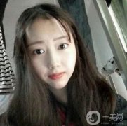 經(jīng)常的熬夜加班，真的使人更加的衰老，這使得自己30多歲黑眼圈就特別的重