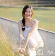 ，這樣長(zhǎng)期下來(lái)好像惡性循環(huán)，后來(lái)我在整形醫(yī)院里做了熱瑪吉，深度的為自己
