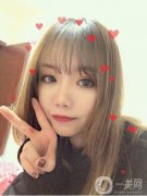 本來(lái)還是有一些單眼皮的，就是眼睛有點(diǎn)腫，看起來(lái)真的是特別的不好看
