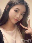 今天化了一個(gè)美美的妝，腫脹已經(jīng)基本消失了，恢復(fù)的不錯(cuò)
