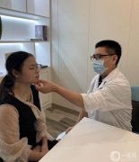 每次拍照都覺得下巴有點短，根本不看鏡頭