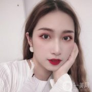 臉部的膠原蛋白就會(huì)不斷的流失，所以皮膚越來(lái)越松弛