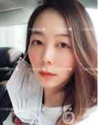 我的眼袋越來越大了，以前都是用彩妝覆蓋，現(xiàn)在不行了，特別老!只有手術(shù)