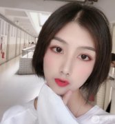 實(shí)地走訪了幾家醫(yī)院，后決定在榮利巖做一個換臉手術(shù)