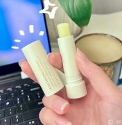 揭秘國內(nèi)唇膏品牌十大排行榜，誰將成為你的美唇守護(hù)者?