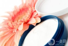 ＂網(wǎng)購化妝品引發(fā)過敏投訴，江蘇市場監(jiān)管部門調(diào)查揭露重大問題＂