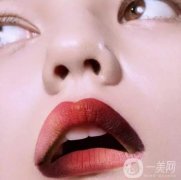 時尚芭莎揭秘：如何擁有同款水潤雙唇?
